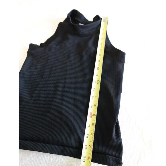 a pair of Athleta sleeveless ribbed crop racer back tank tops / XS - Picture 8 of 9
